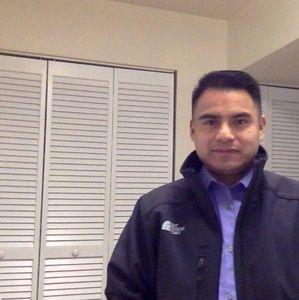 Meet your Posher, Moises